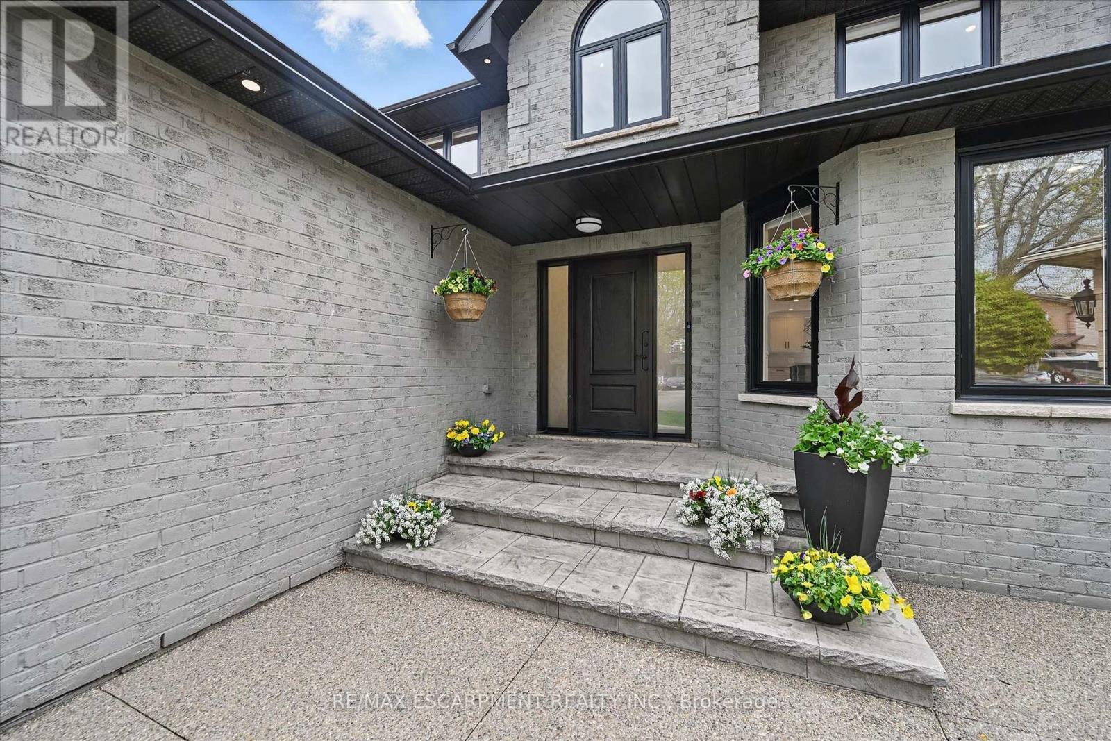 7 Grandview Avenue, Hamilton, Ontario  L8E 5A5 - Photo 4 - X12984458