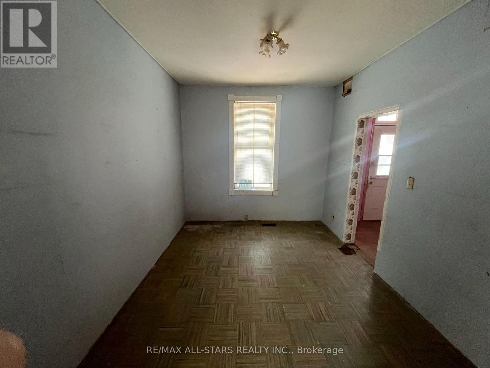 138 Antrim Street, Peterborough, Ontario  K9H 3G3 - Photo 5 - X12979584