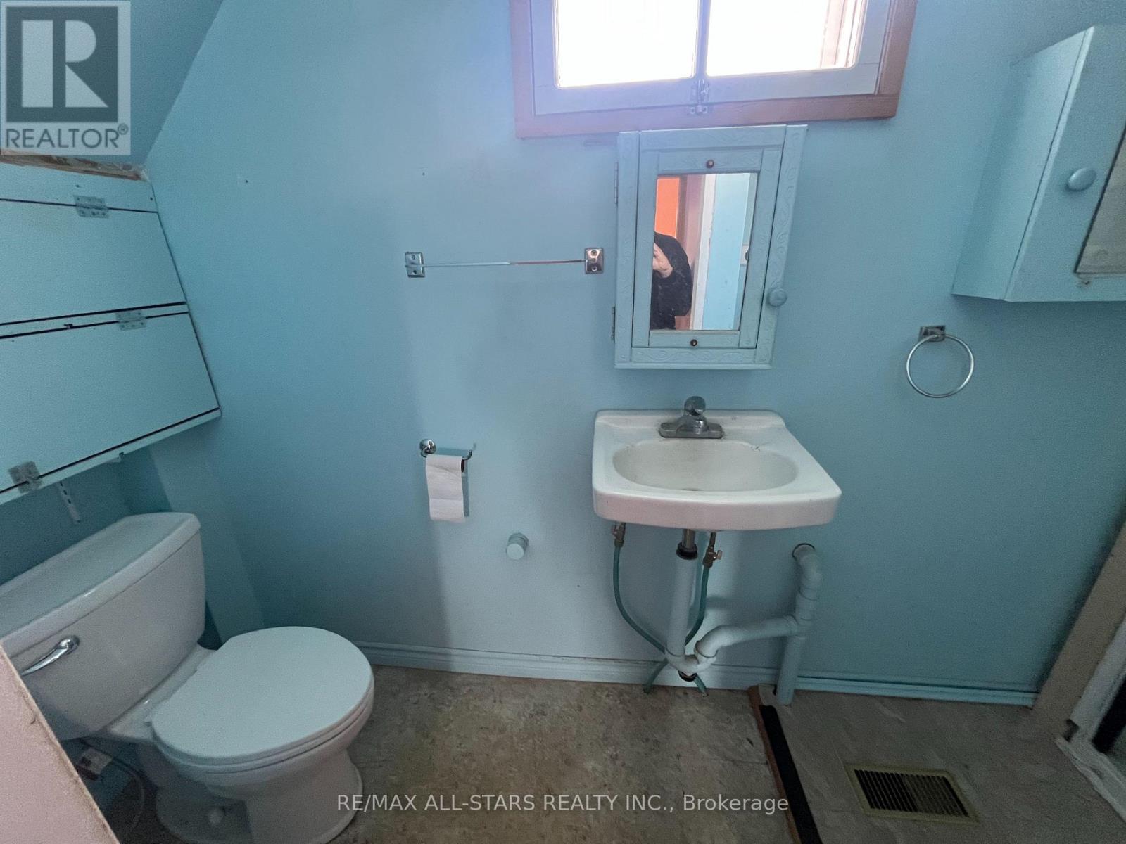 138 Antrim Street, Peterborough, Ontario  K9H 3G3 - Photo 12 - X12979584