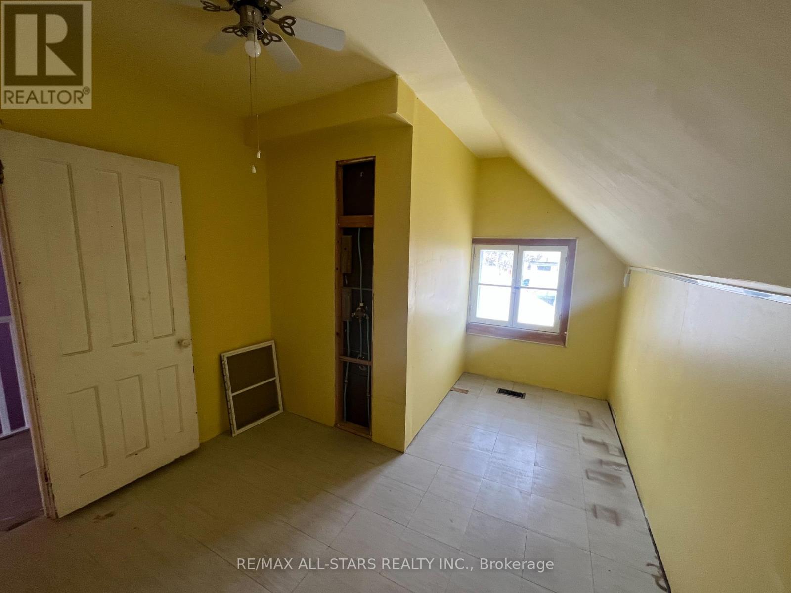 138 Antrim Street, Peterborough, Ontario  K9H 3G3 - Photo 9 - X12979584