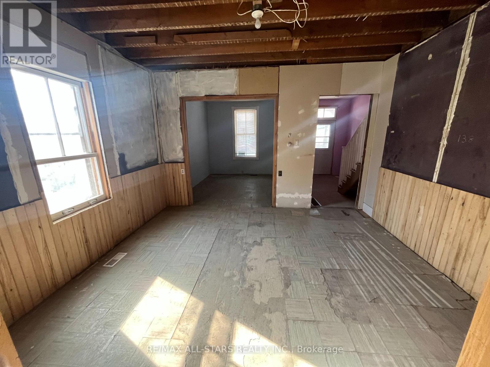 138 Antrim Street, Peterborough, Ontario  K9H 3G3 - Photo 6 - X12979584