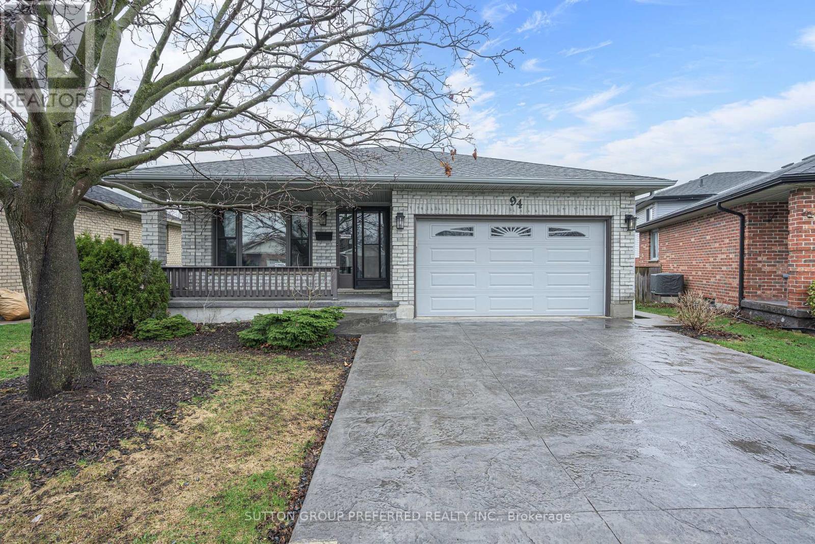 94 Kristina Crescent, London South, Ontario  N6E 3V4 - Photo 2 - X12980576