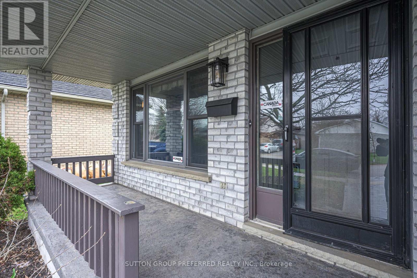 94 Kristina Crescent, London South, Ontario  N6E 3V4 - Photo 3 - X12980576