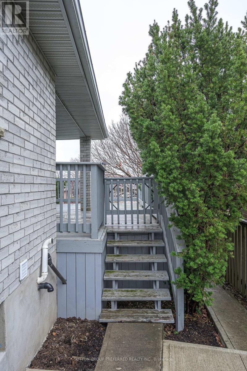 94 Kristina Crescent, London South, Ontario  N6E 3V4 - Photo 6 - X12980576