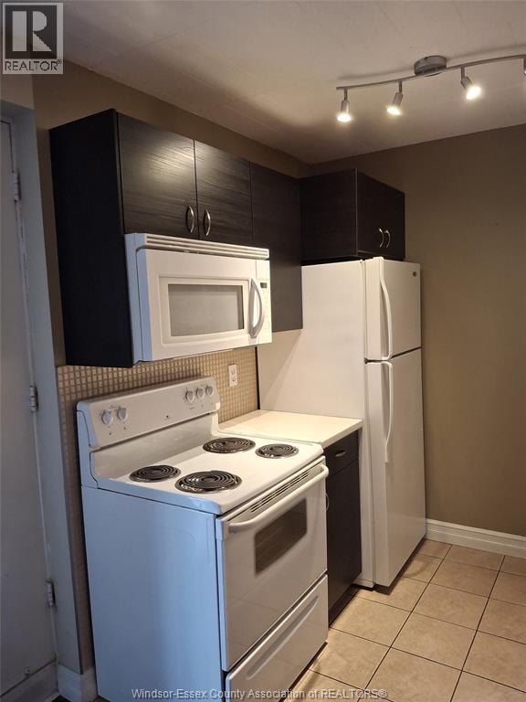 6588 Thornberry Crescent, Windsor, Ontario  N8T 2X2 - Photo 2 - 26007793