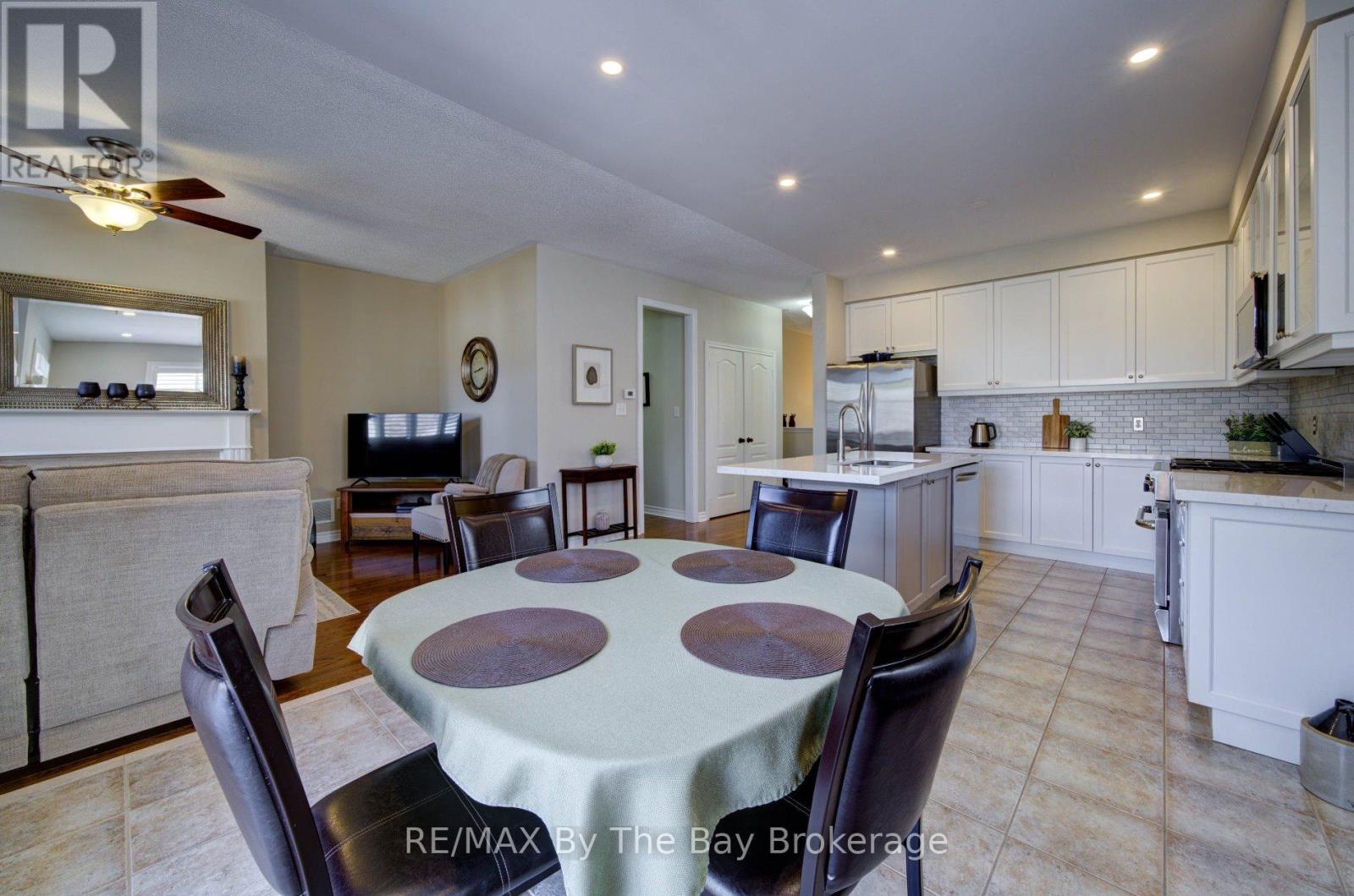 69 White Sands Way, Wasaga Beach, Ontario  L9Z 0E1 - Photo 5 - S12984532