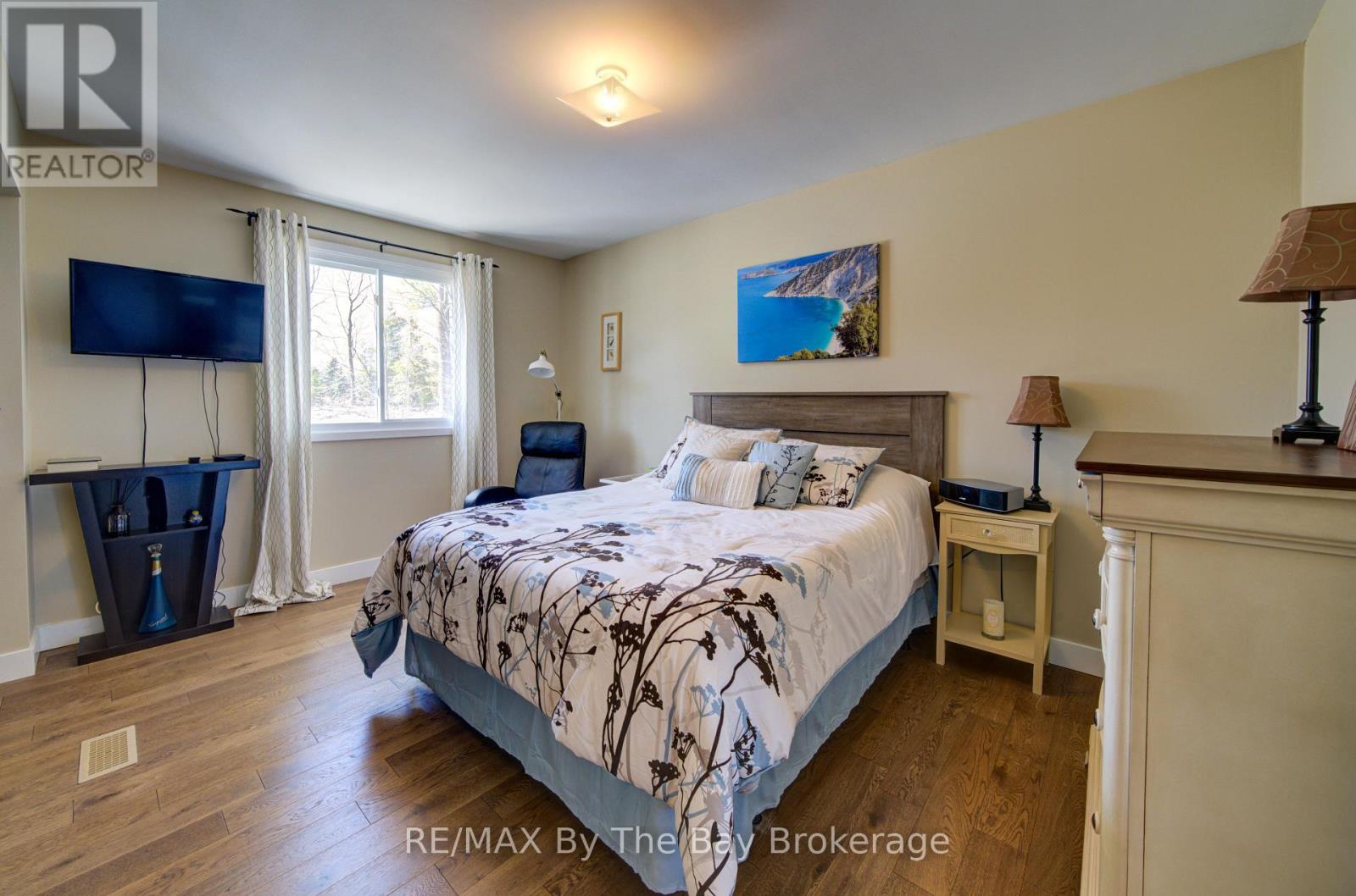 9 Frederick Dr. Drive, Wasaga Beach, Ontario  L9Z 1P9 - Photo 11 - S12984614