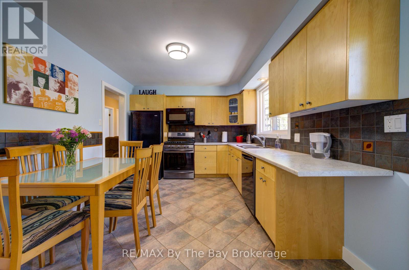 9 Frederick Dr. Drive, Wasaga Beach, Ontario  L9Z 1P9 - Photo 7 - S12984614