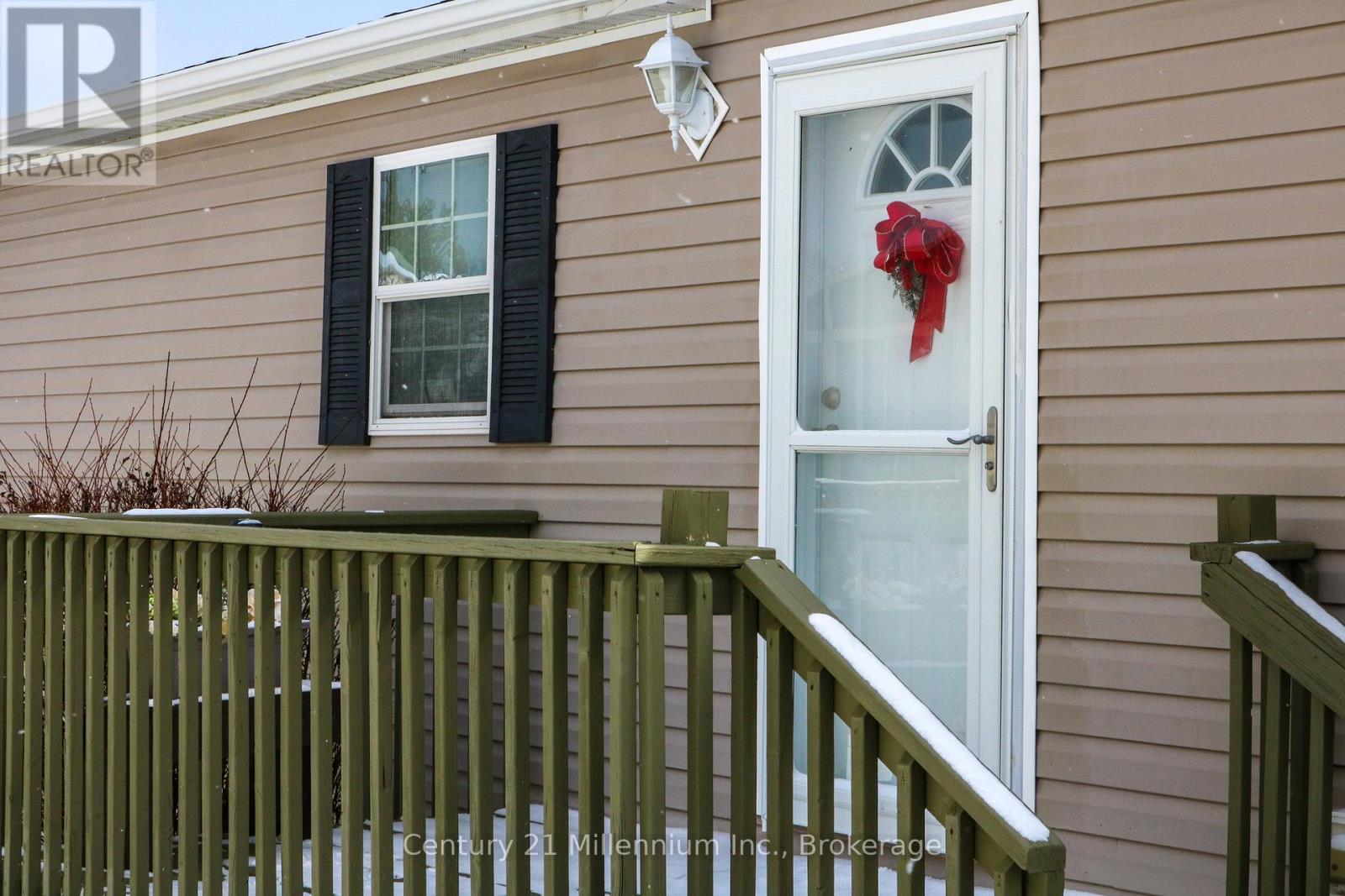 9 Illinois Crescent, Wasaga Beach, Ontario  L9Z 3A8 - Photo 4 - S12984678