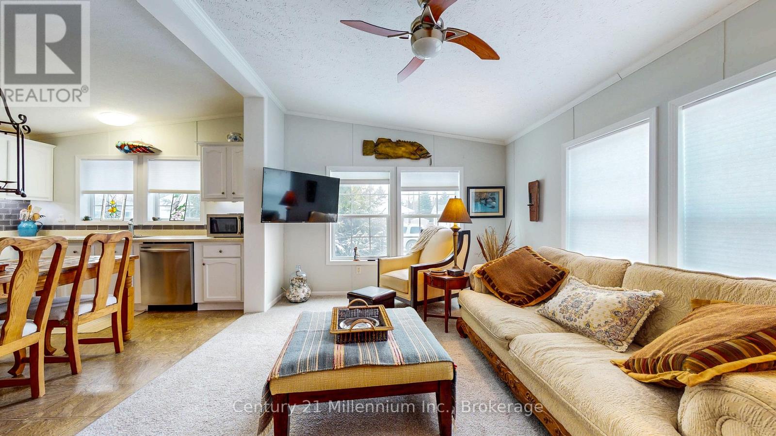 9 Illinois Crescent, Wasaga Beach, Ontario  L9Z 3A8 - Photo 5 - S12984678