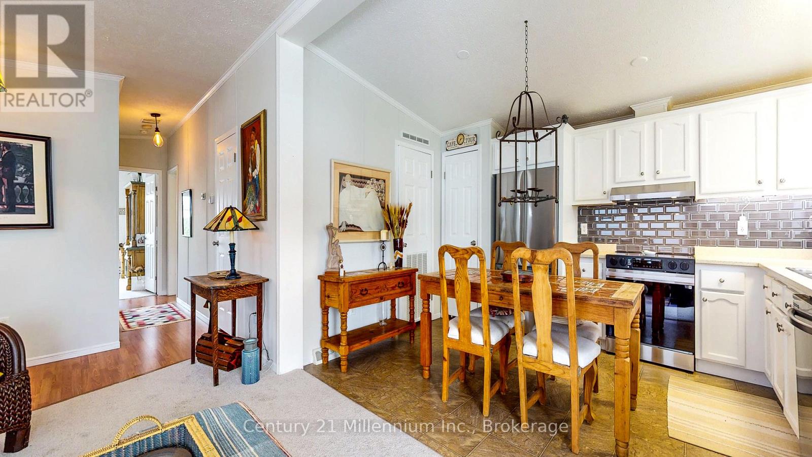 9 Illinois Crescent, Wasaga Beach, Ontario  L9Z 3A8 - Photo 8 - S12984678