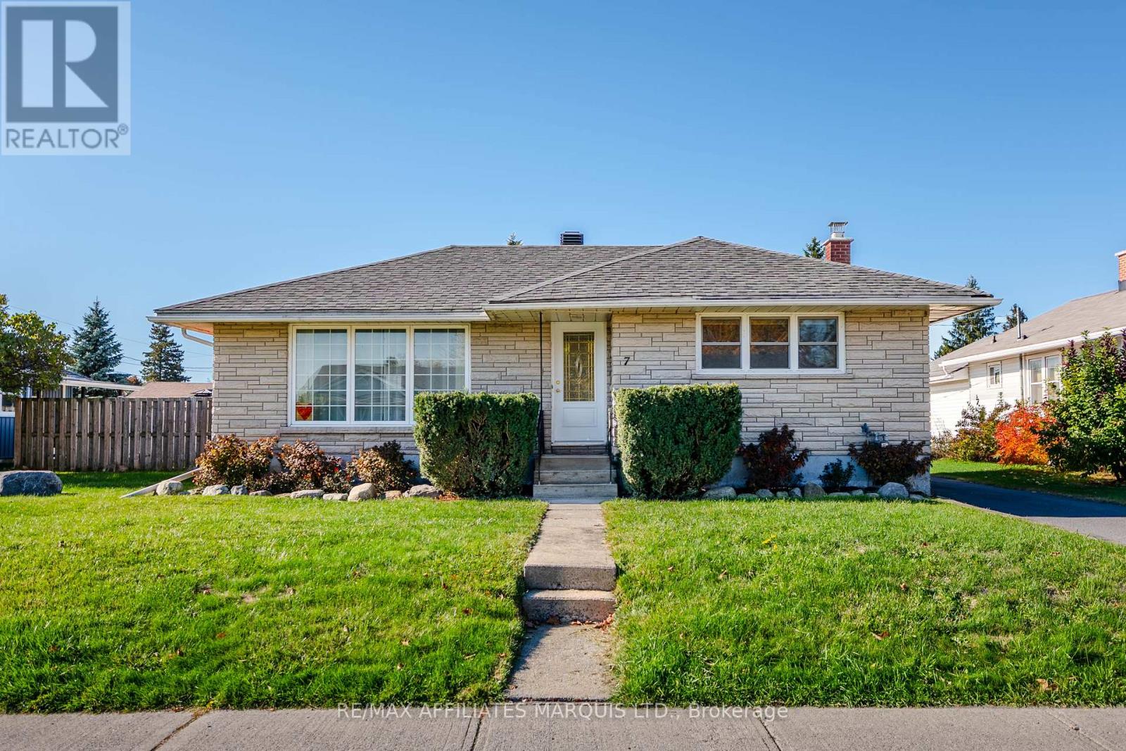 7 Farran Drive, South Stormont, Ontario  K0C 1M0 - Photo 1 - X12984638