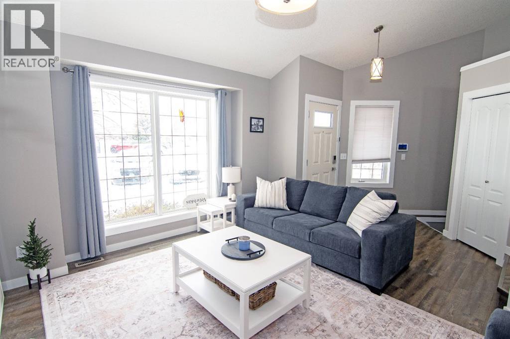 404 18 Street Se, High River, Alberta  T1V 1W3 - Photo 3 - A2295709