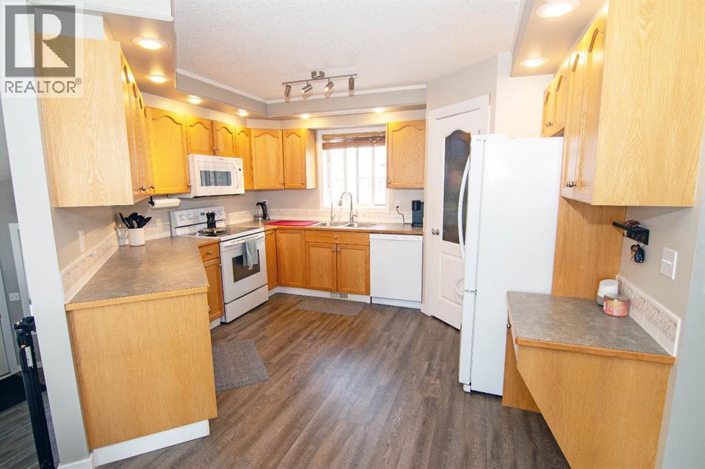 404 18 Street Se, High River, Alberta  T1V 1W3 - Photo 11 - A2295709