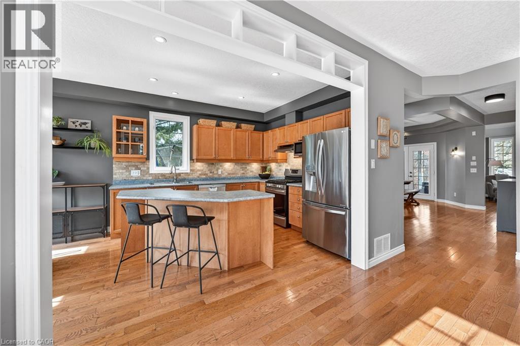 608 Bluenose Court, Waterloo, Ontario  N2K 4C5 - Photo 16 - 40819456