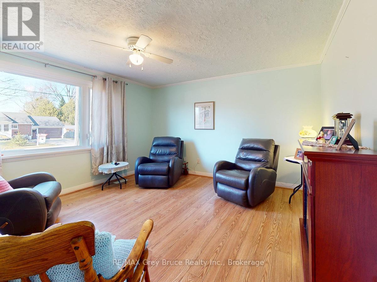 817 11th Street W, Owen Sound, Ontario N4K 3T4 - Photo 23 - X12984570