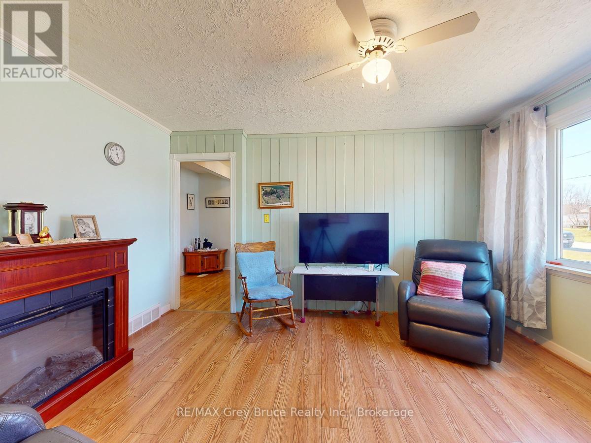 817 11th Street W, Owen Sound, Ontario N4K 3T4 - Photo 24 - X12984570