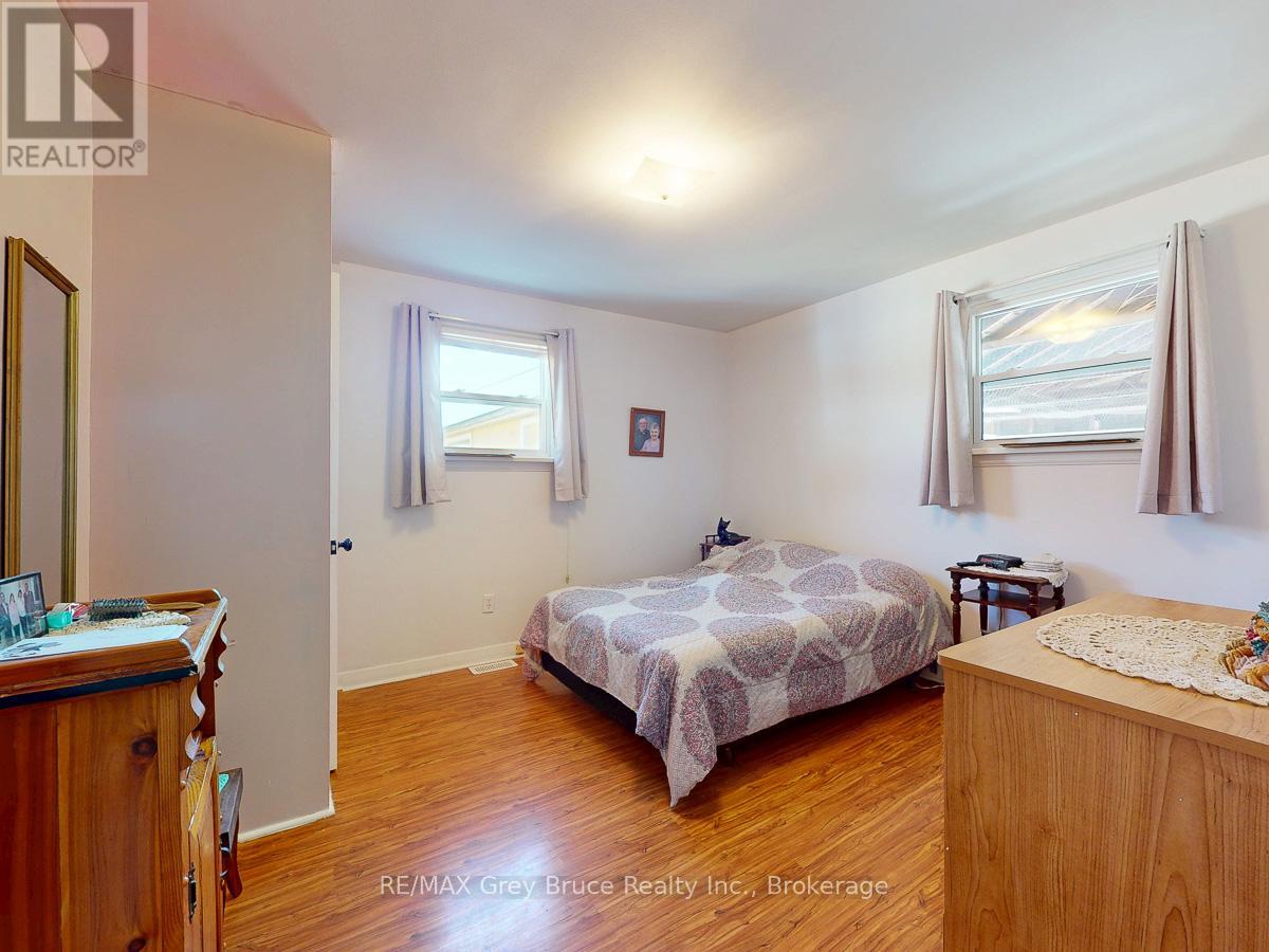 817 11th Street W, Owen Sound, Ontario N4K 3T4 - Photo 28 - X12984570