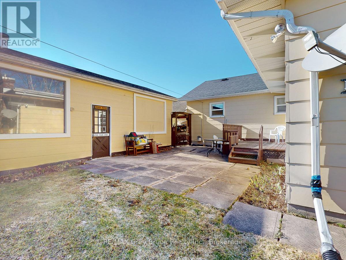 817 11th Street W, Owen Sound, Ontario N4K 3T4 - Photo 40 - X12984570