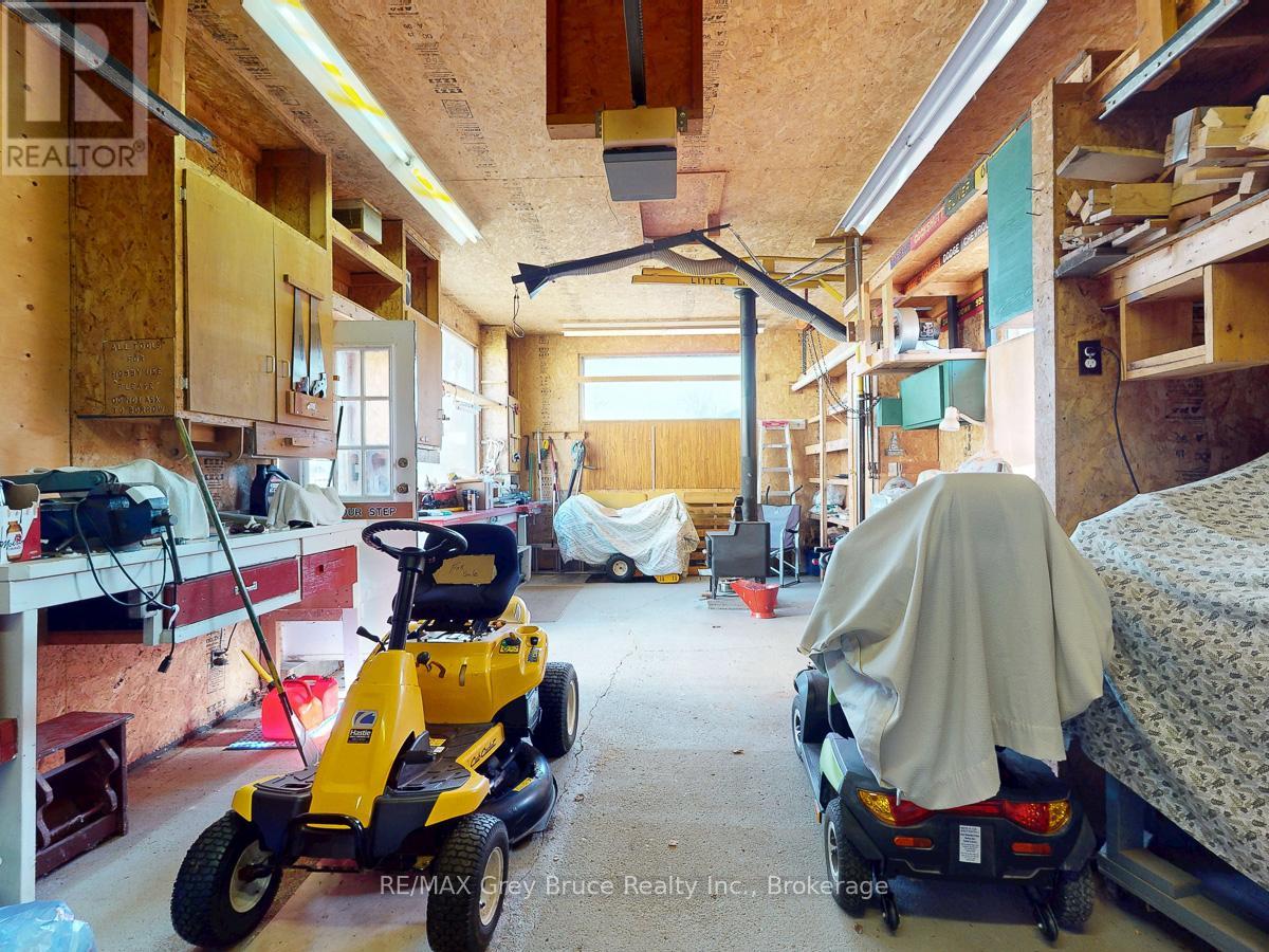 817 11th Street W, Owen Sound, Ontario N4K 3T4 - Photo 44 - X12984570