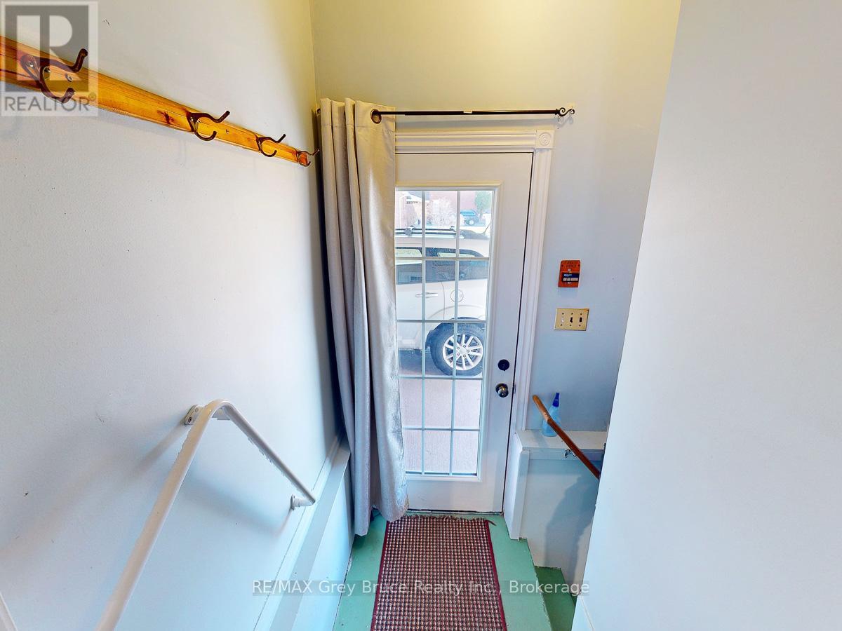 817 11th Street W, Owen Sound, Ontario N4K 3T4 - Photo 6 - X12984570