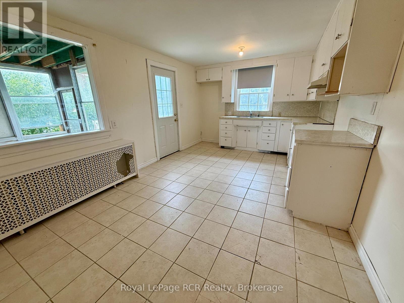 307 Prince (Lane) Street, Brockton, Ontario  N0G 2V0 - Photo 17 - X12984632