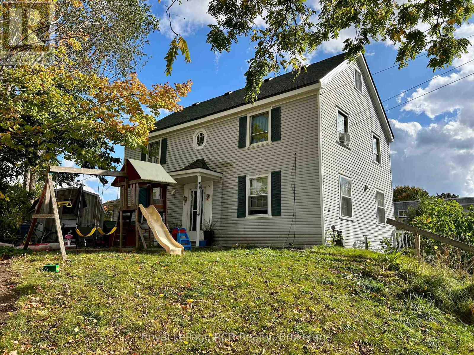 307 Prince (Lane) Street, Brockton, Ontario  N0G 2V0 - Photo 2 - X12984632