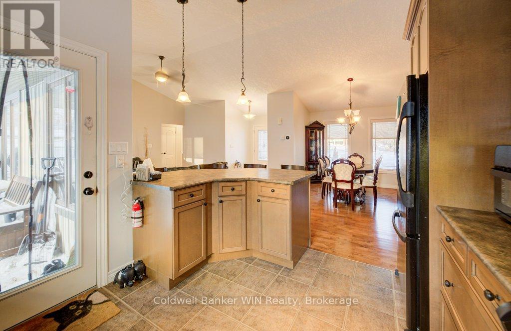 300 Durham Street W, Wellington North, Ontario  N0G 2L1 - Photo 15 - X12984644