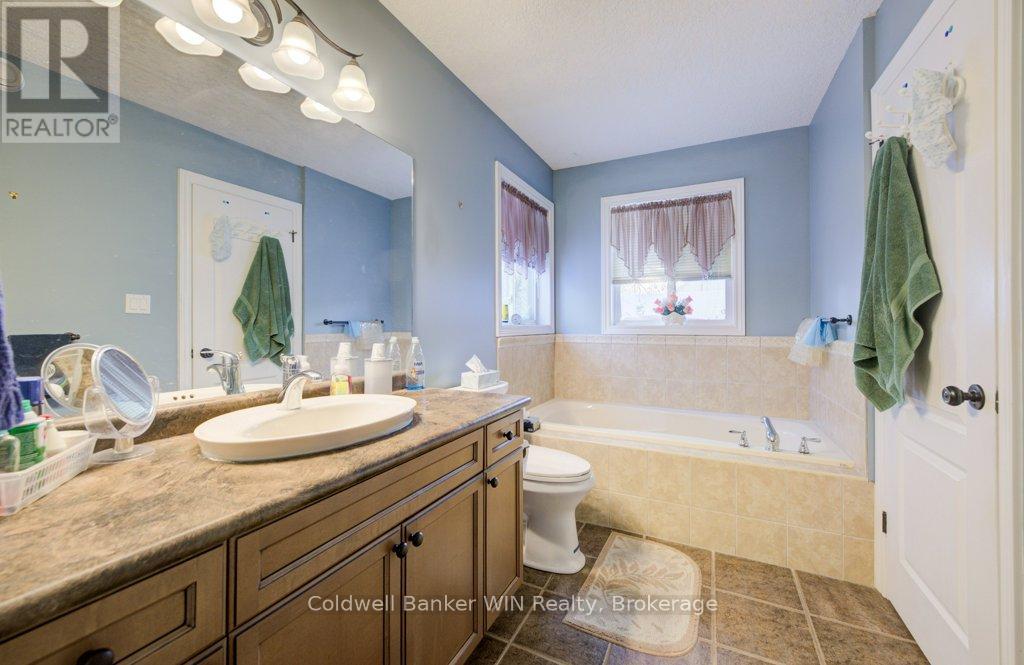 300 Durham Street W, Wellington North, Ontario  N0G 2L1 - Photo 26 - X12984644