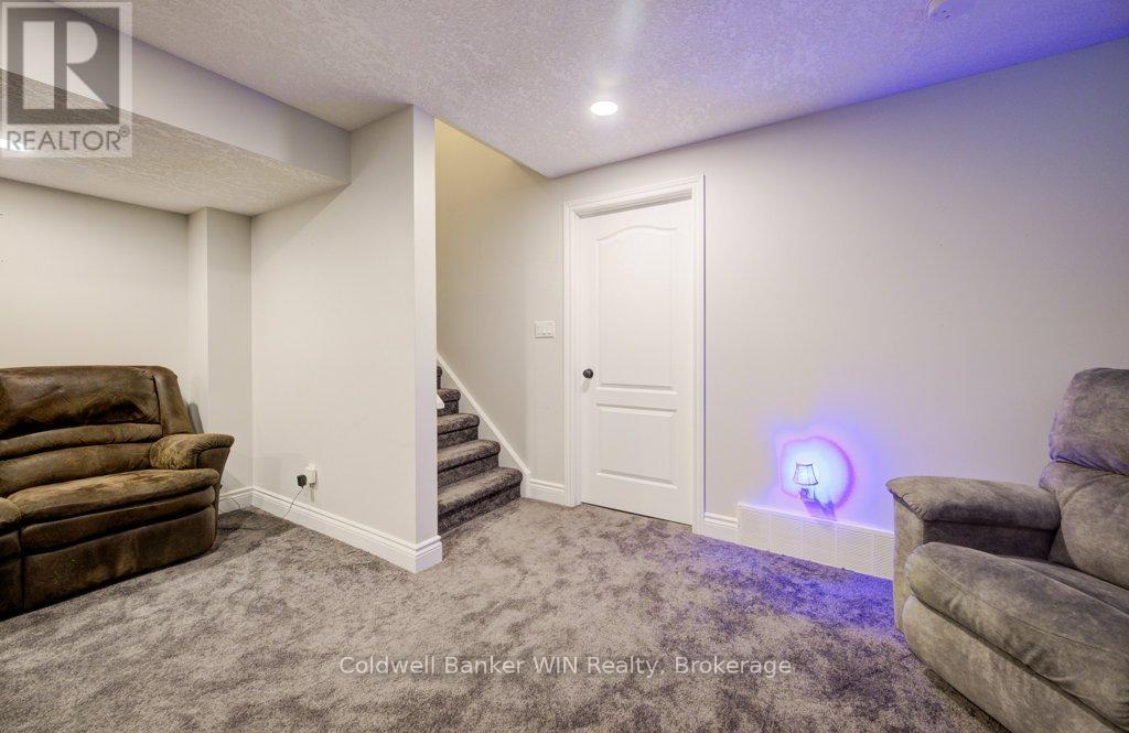 300 Durham Street W, Wellington North, Ontario  N0G 2L1 - Photo 27 - X12984644