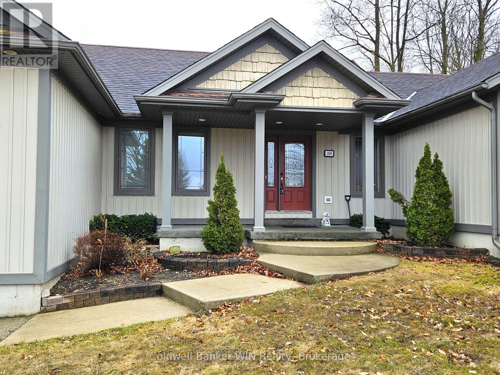 300 Durham Street W, Wellington North, Ontario  N0G 2L1 - Photo 3 - X12984644