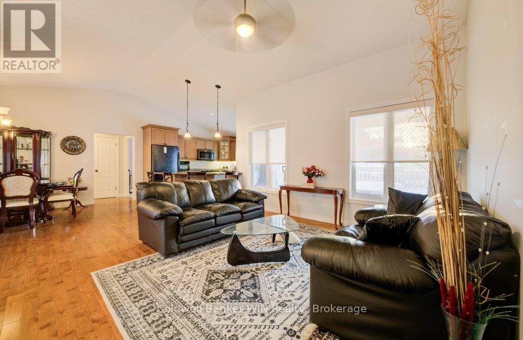 300 Durham Street W, Wellington North, Ontario  N0G 2L1 - Photo 7 - X12984644