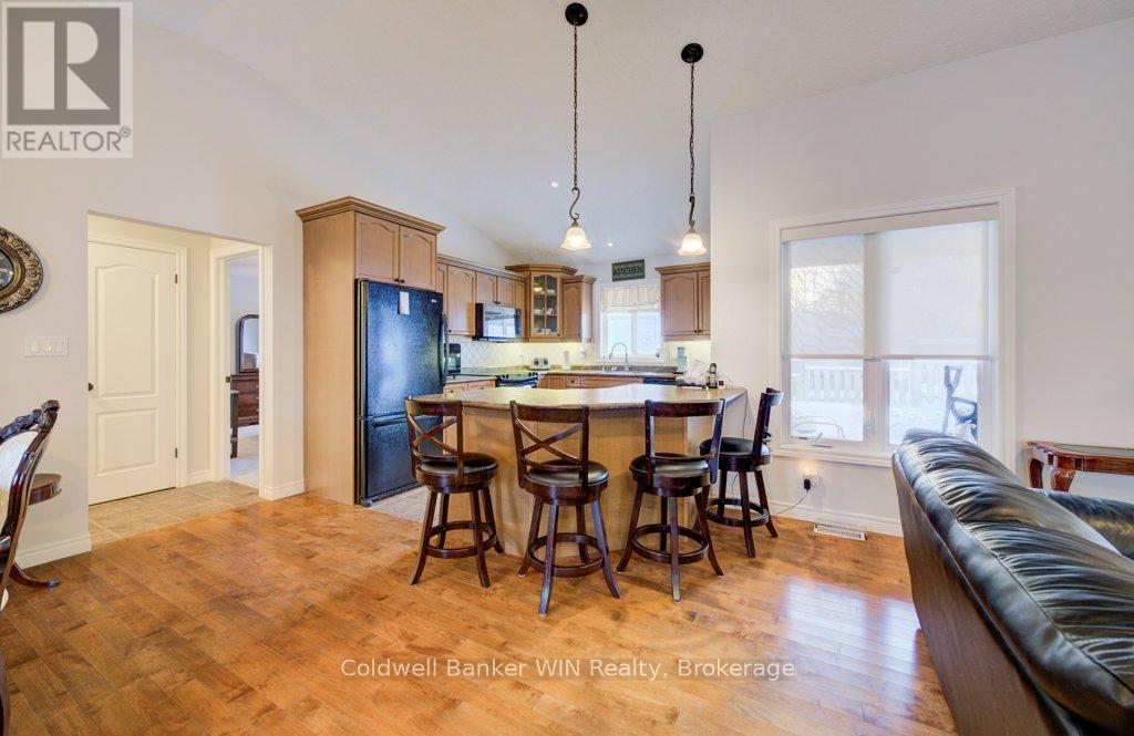 300 Durham Street W, Wellington North, Ontario  N0G 2L1 - Photo 8 - X12984644