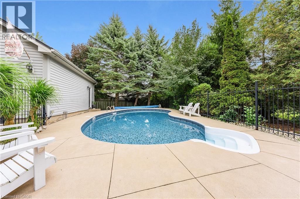 608 Bluenose Court, Waterloo, Ontario  N2K 4C5 - Photo 41 - 40819456