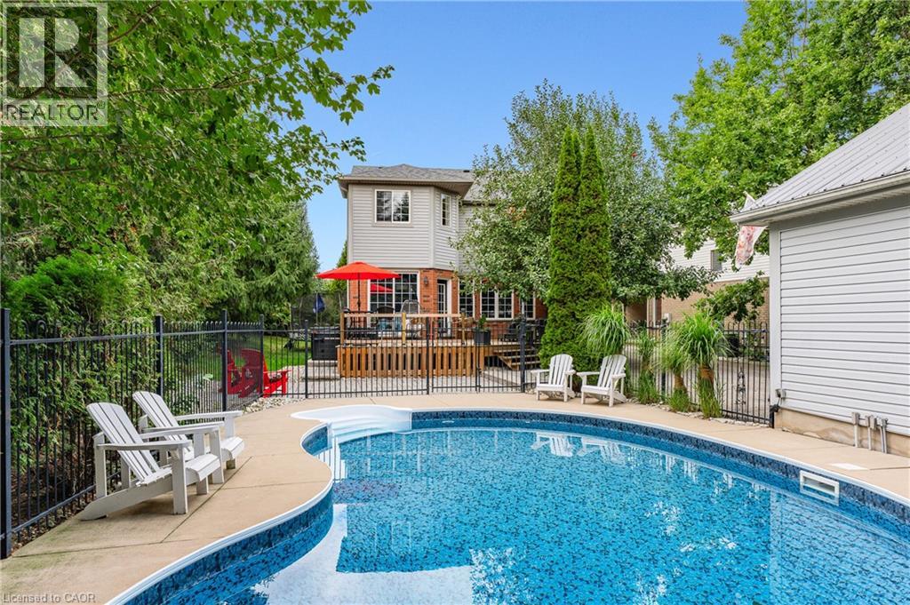 608 Bluenose Court, Waterloo, Ontario  N2K 4C5 - Photo 2 - 40819456