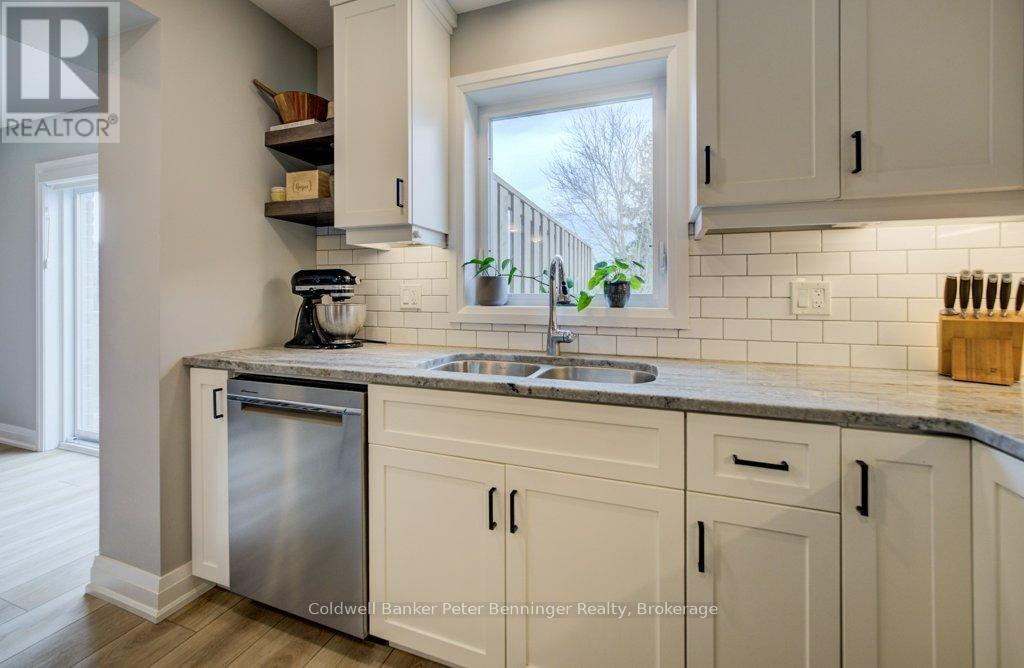 126 Second Street, Brockton, Ontario  N0G 2V0 - Photo 12 - X12984656