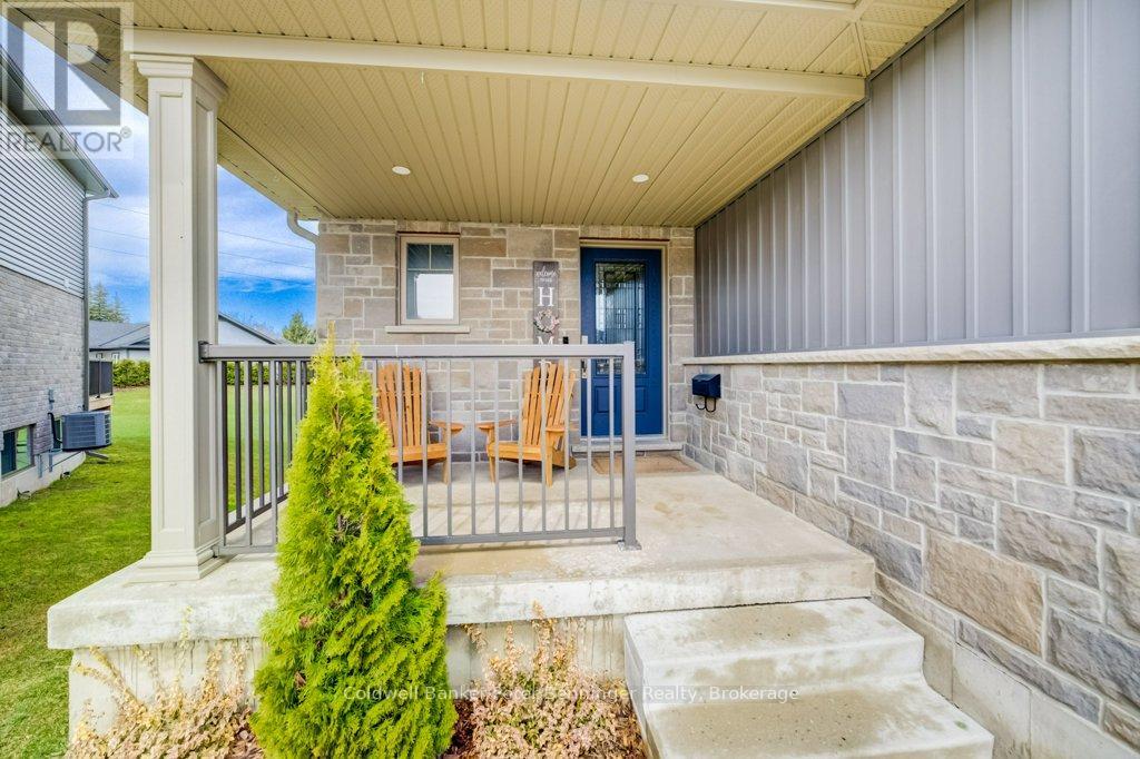 126 Second Street, Brockton, Ontario  N0G 2V0 - Photo 4 - X12984656