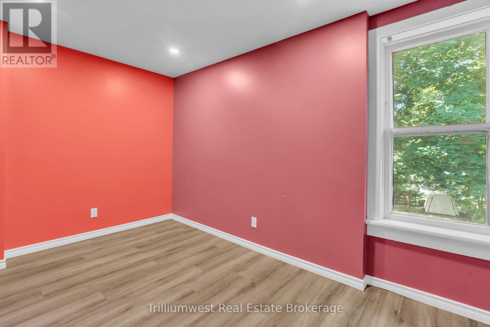 349 Main Street S, Wellington North, Ontario  N0G 2L0 - Photo 13 - X12984750