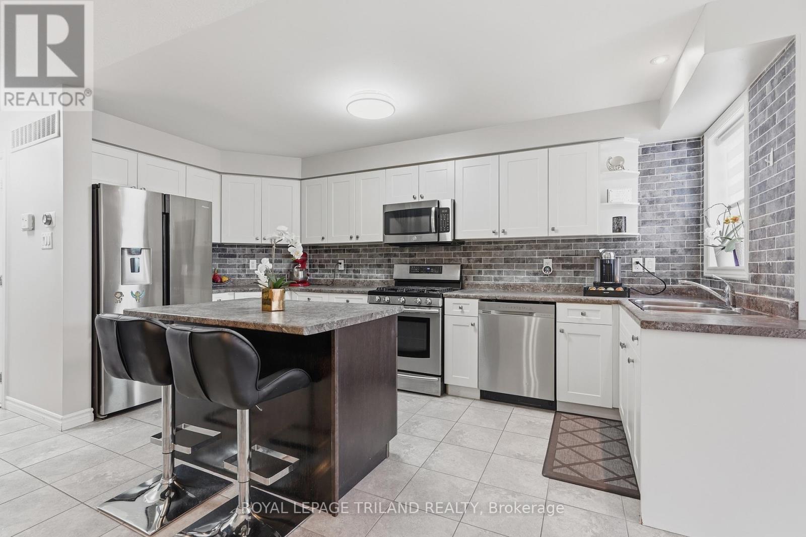 849 Silverfox Crescent, London North, Ontario  N6G 0N6 - Photo 12 - X12984672