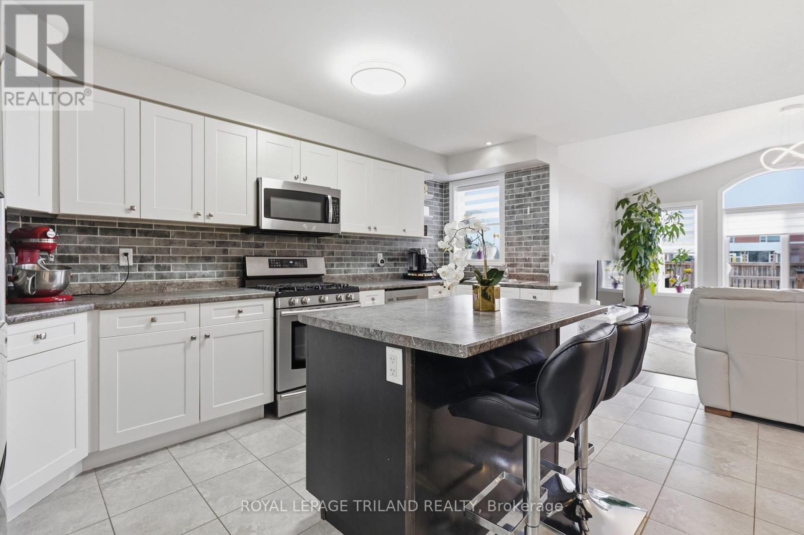 849 Silverfox Crescent, London North, Ontario  N6G 0N6 - Photo 13 - X12984672