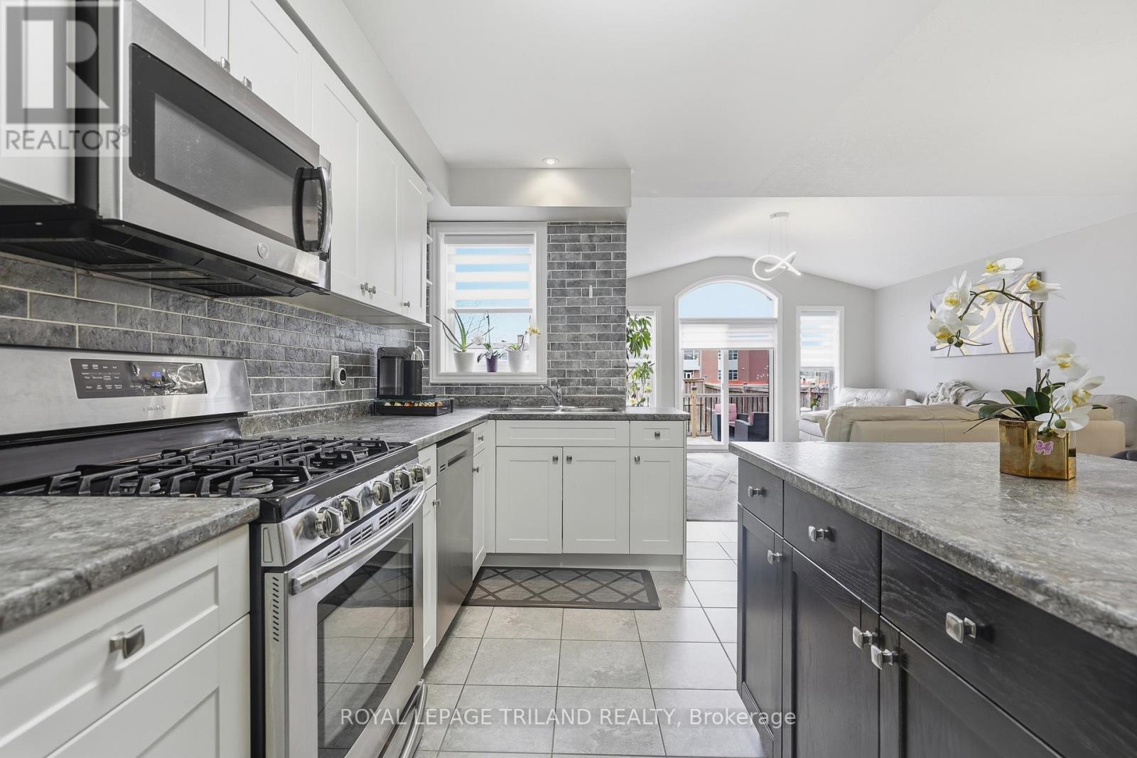 849 Silverfox Crescent, London North, Ontario  N6G 0N6 - Photo 14 - X12984672