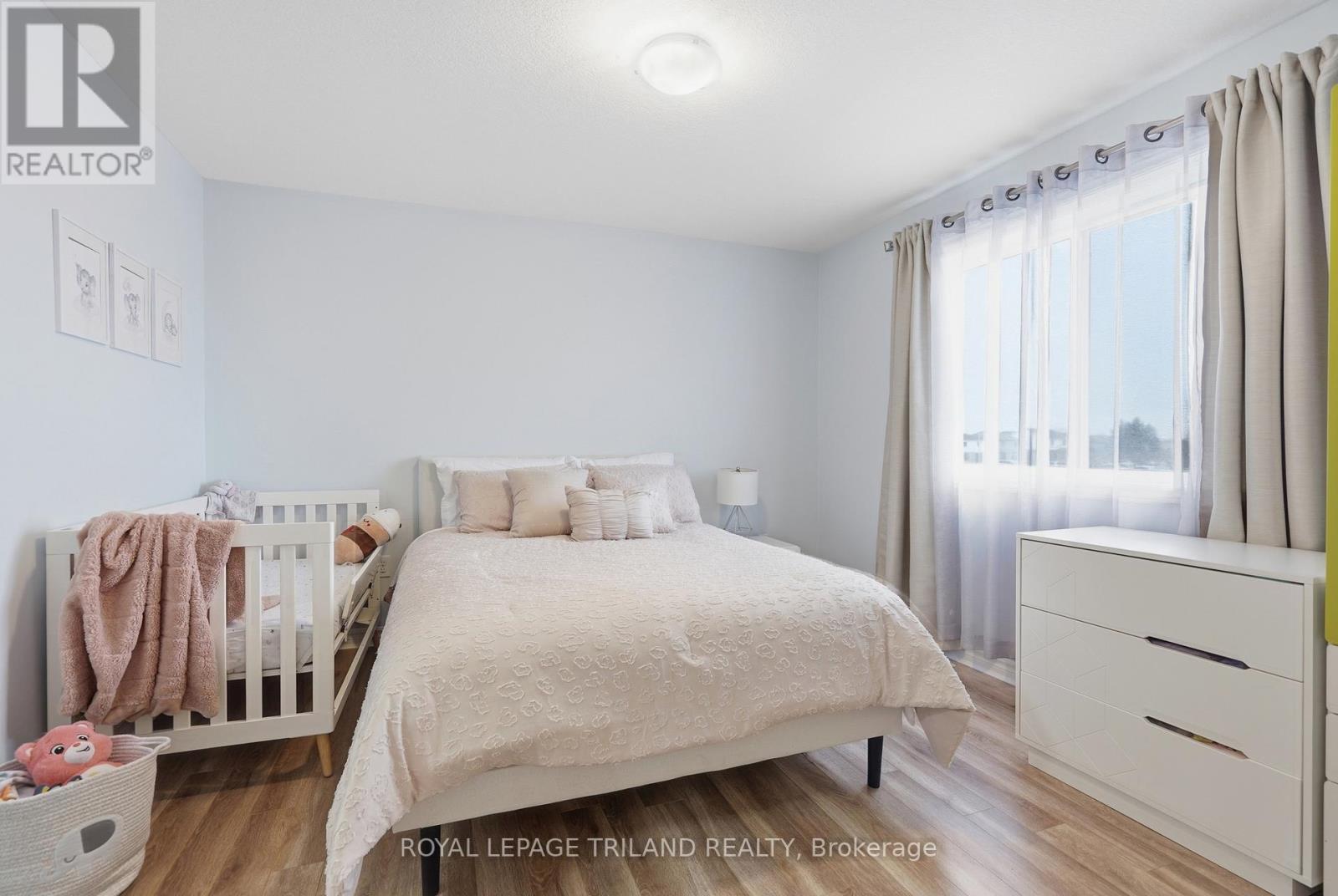 849 Silverfox Crescent, London North, Ontario  N6G 0N6 - Photo 22 - X12984672