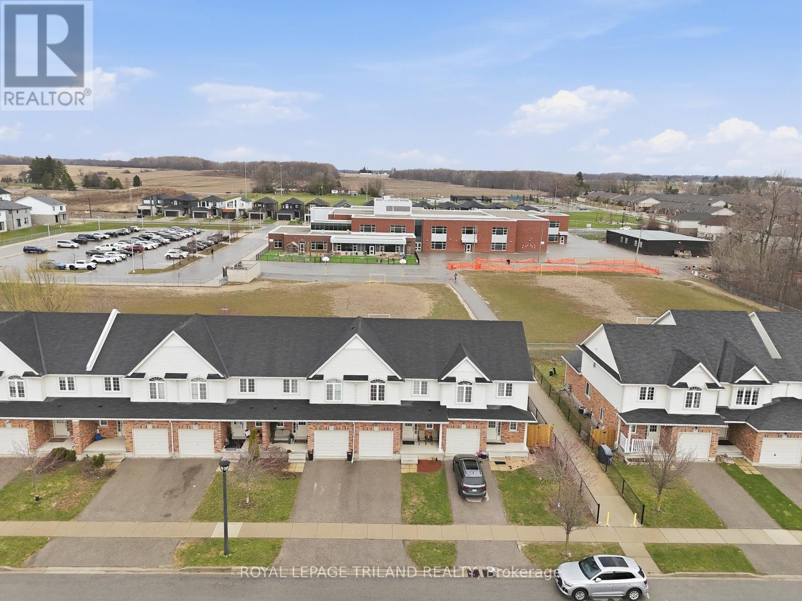 849 Silverfox Crescent, London North, Ontario  N6G 0N6 - Photo 3 - X12984672