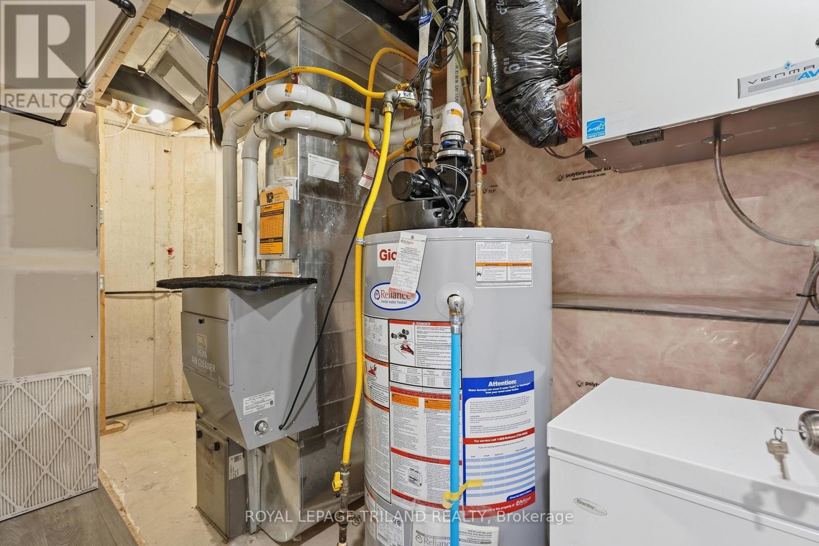 849 Silverfox Crescent, London North, Ontario  N6G 0N6 - Photo 37 - X12984672