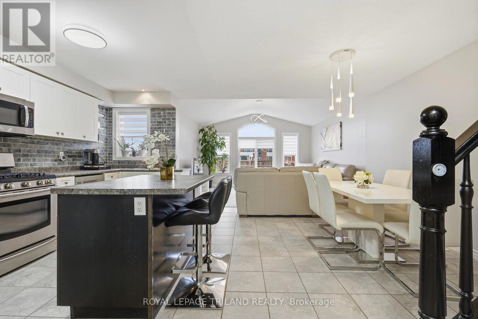 849 Silverfox Crescent, London North, Ontario  N6G 0N6 - Photo 6 - X12984672