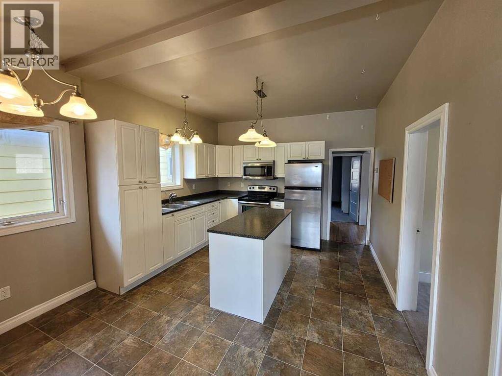 7950 17th Avenue, Coleman, Alberta  T0K 0M0 - Photo 10 - A2299946