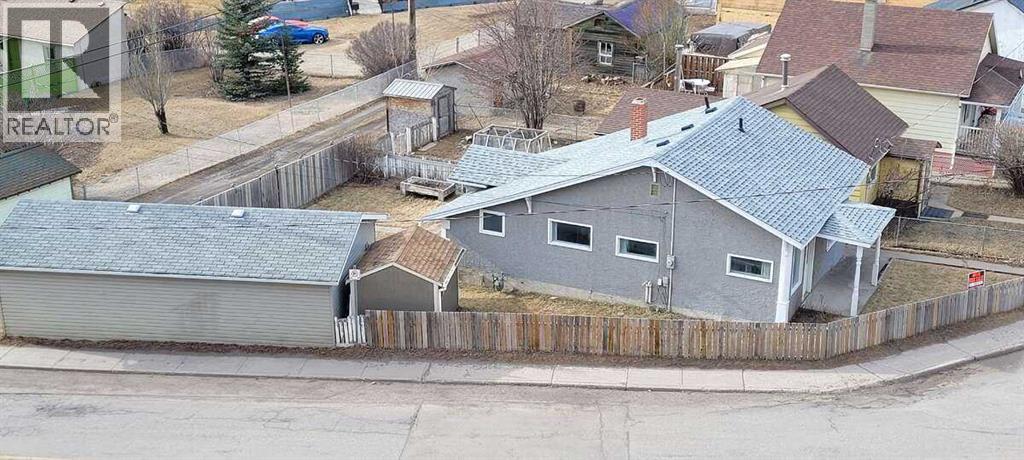 7950 17th Avenue, Coleman, Alberta  T0K 0M0 - Photo 2 - A2299946