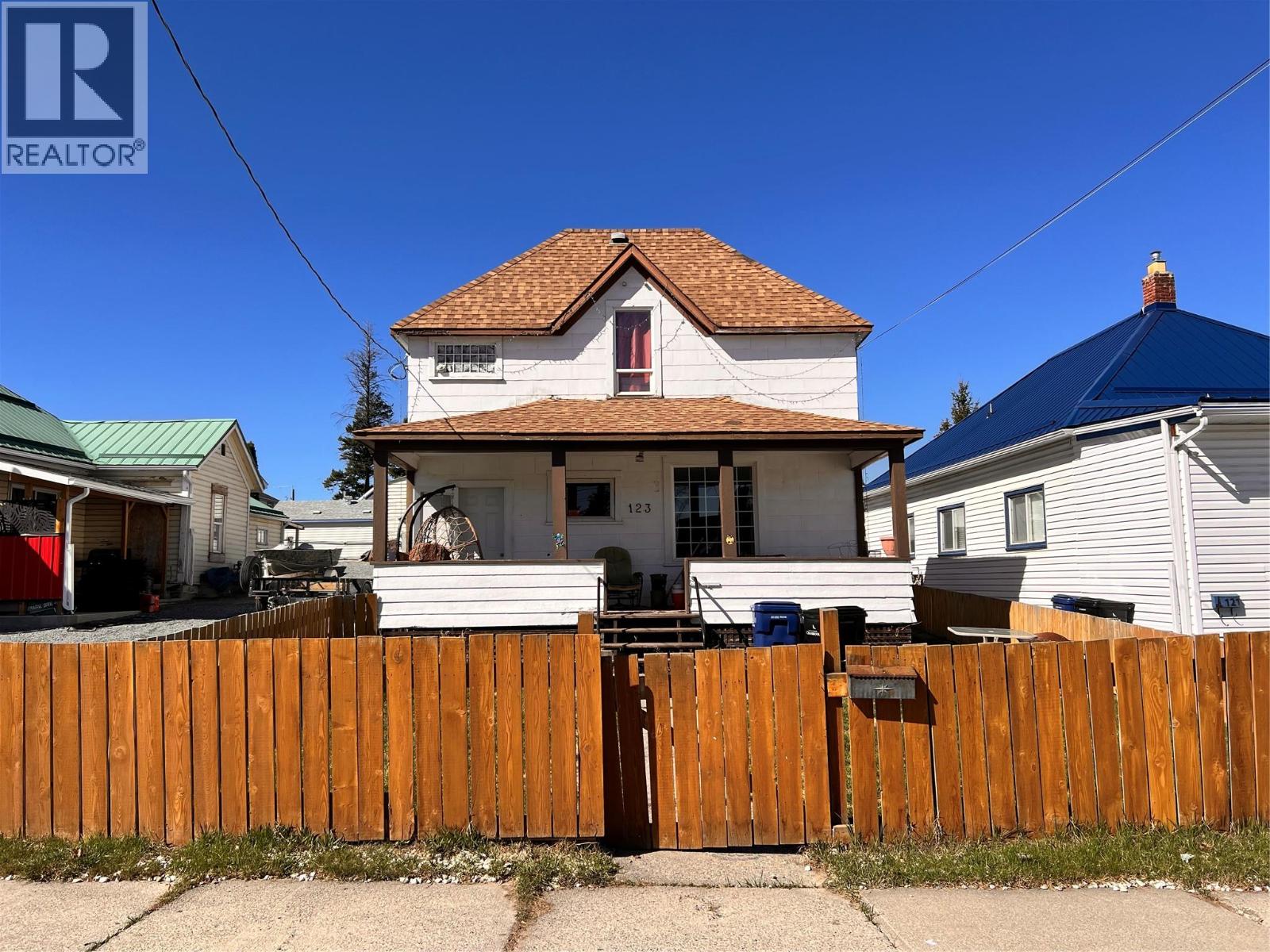 123 13th Avenue S, Cranbrook, British Columbia  V1C 2V6 - Photo 1 - 10382798