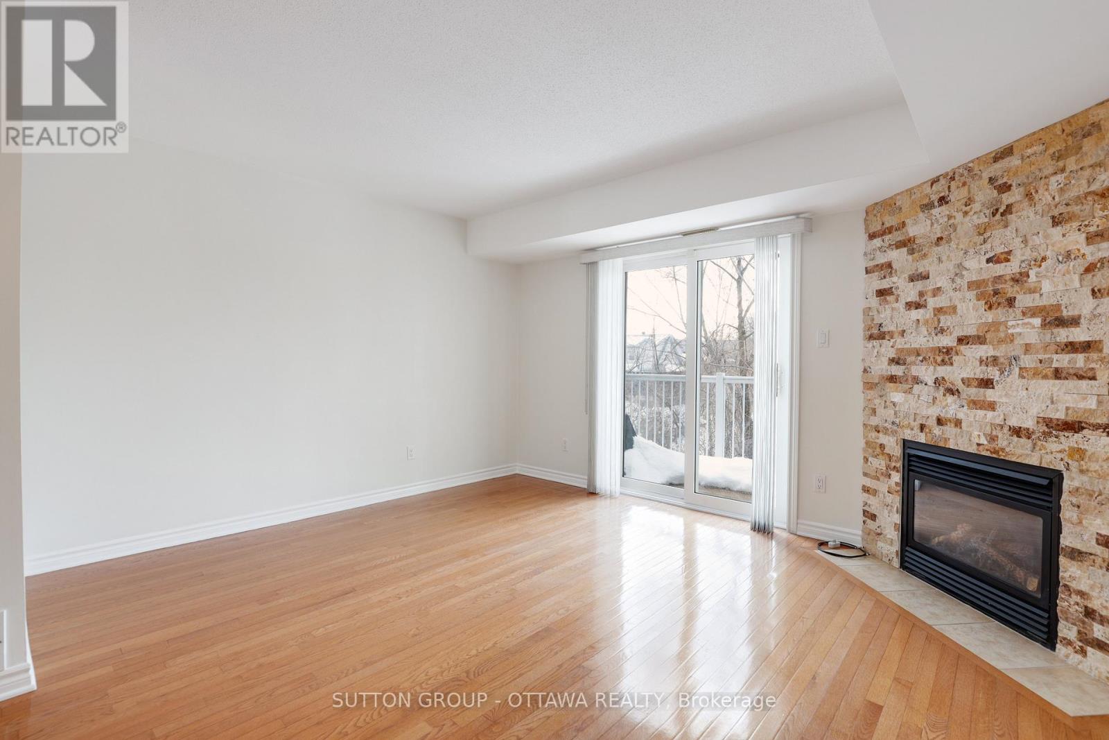 115 Tall Pines Private, Ottawa, Ontario  K2H 1H1 - Photo 11 - X12984562