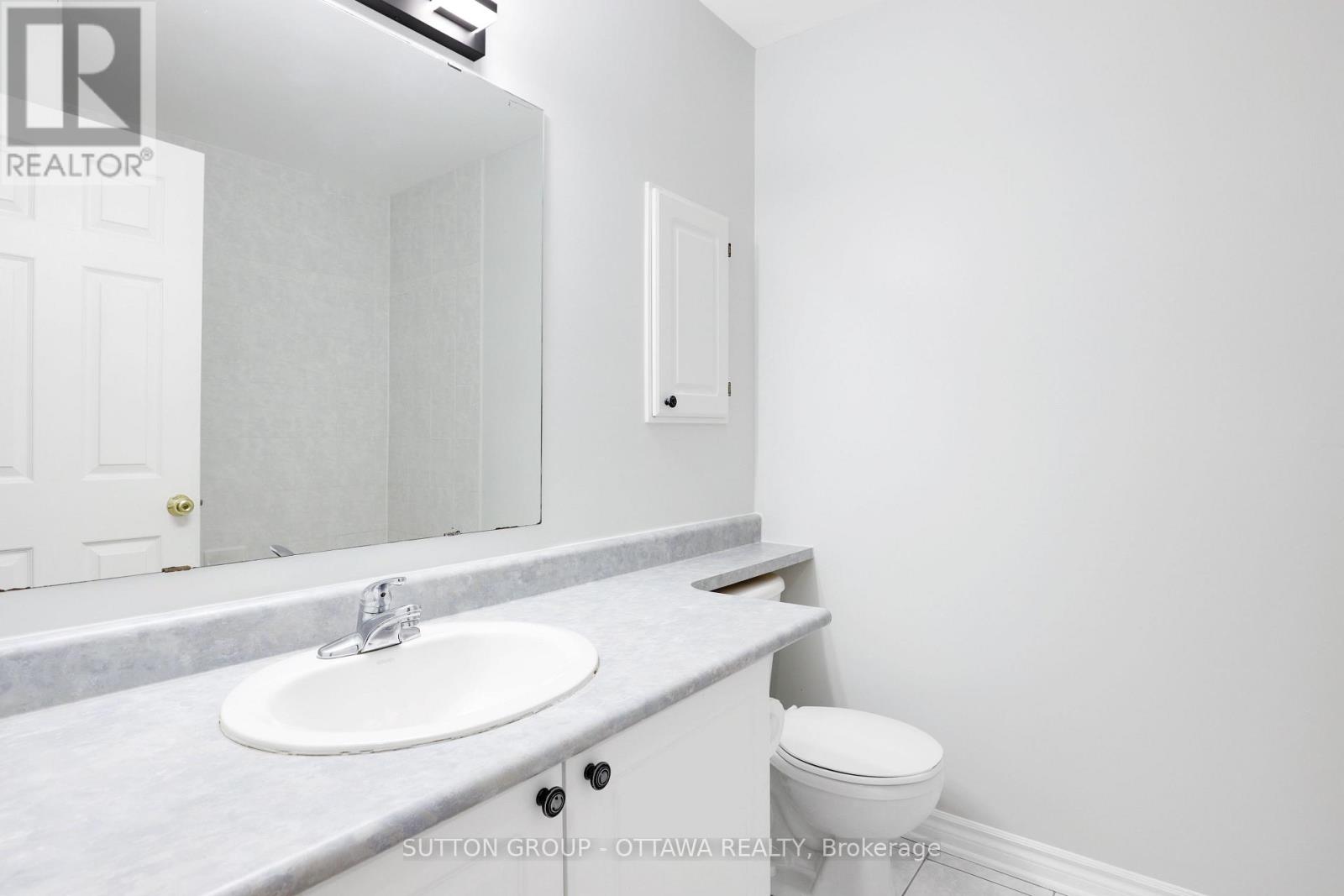 115 Tall Pines Private, Ottawa, Ontario  K2H 1H1 - Photo 28 - X12984562